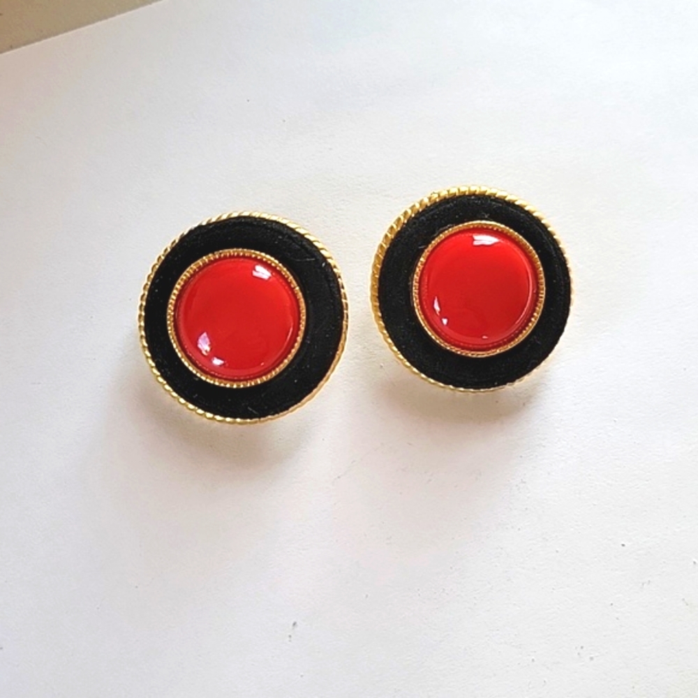 Red & Black Round Clip-on Earrings